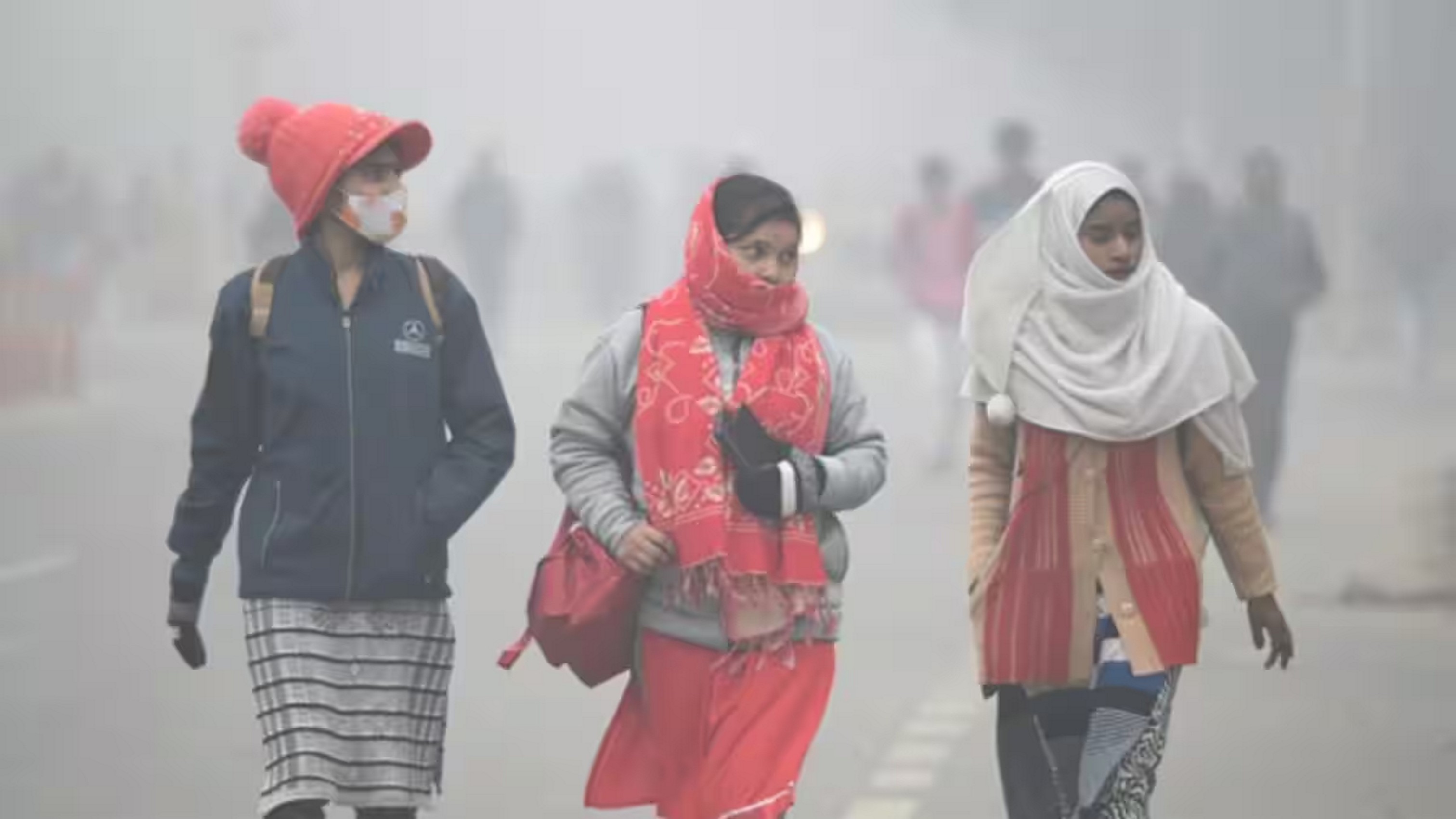 सर्द हवा से ठिठुरी दिल्ली, न्यूनतम तापमान 6.9 डिग्री हुआ दर्ज