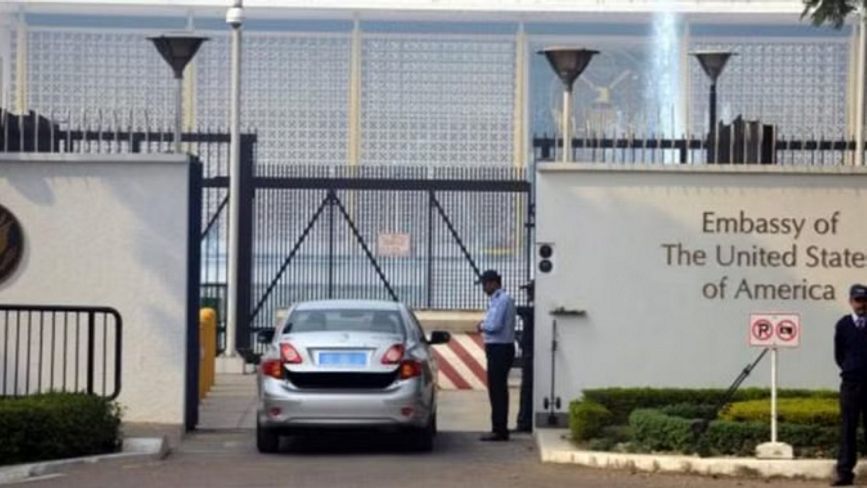 अमेरिकी दूतावास में 50 पासपोर्ट आने से हड़कंप