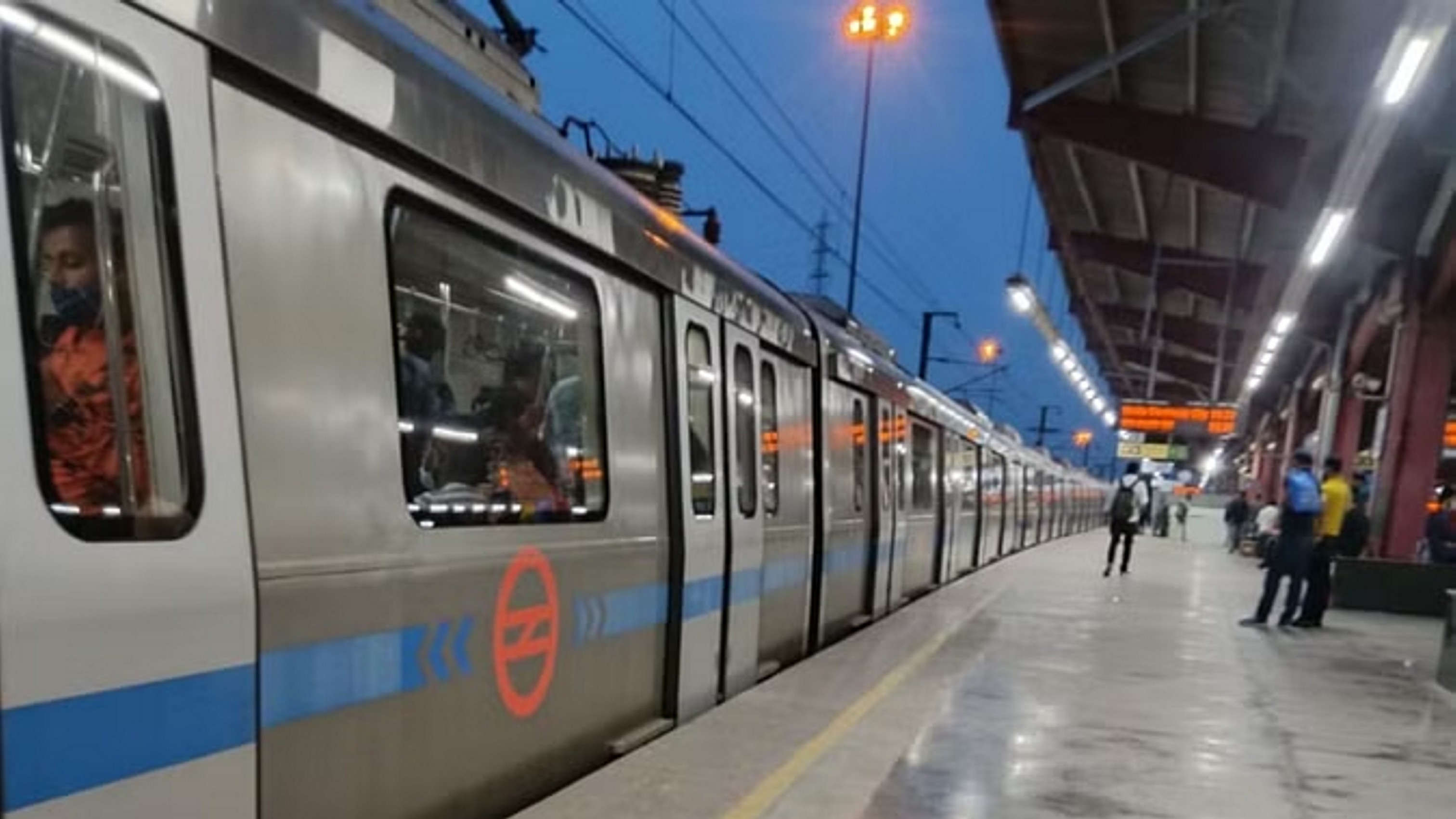 दिल्ली मेट्रो की बल्ले-बल्ले: पहली बारिश में बना रिकॉर्ड, 69 लाख से अधिक यात्रियों ने किया सफर