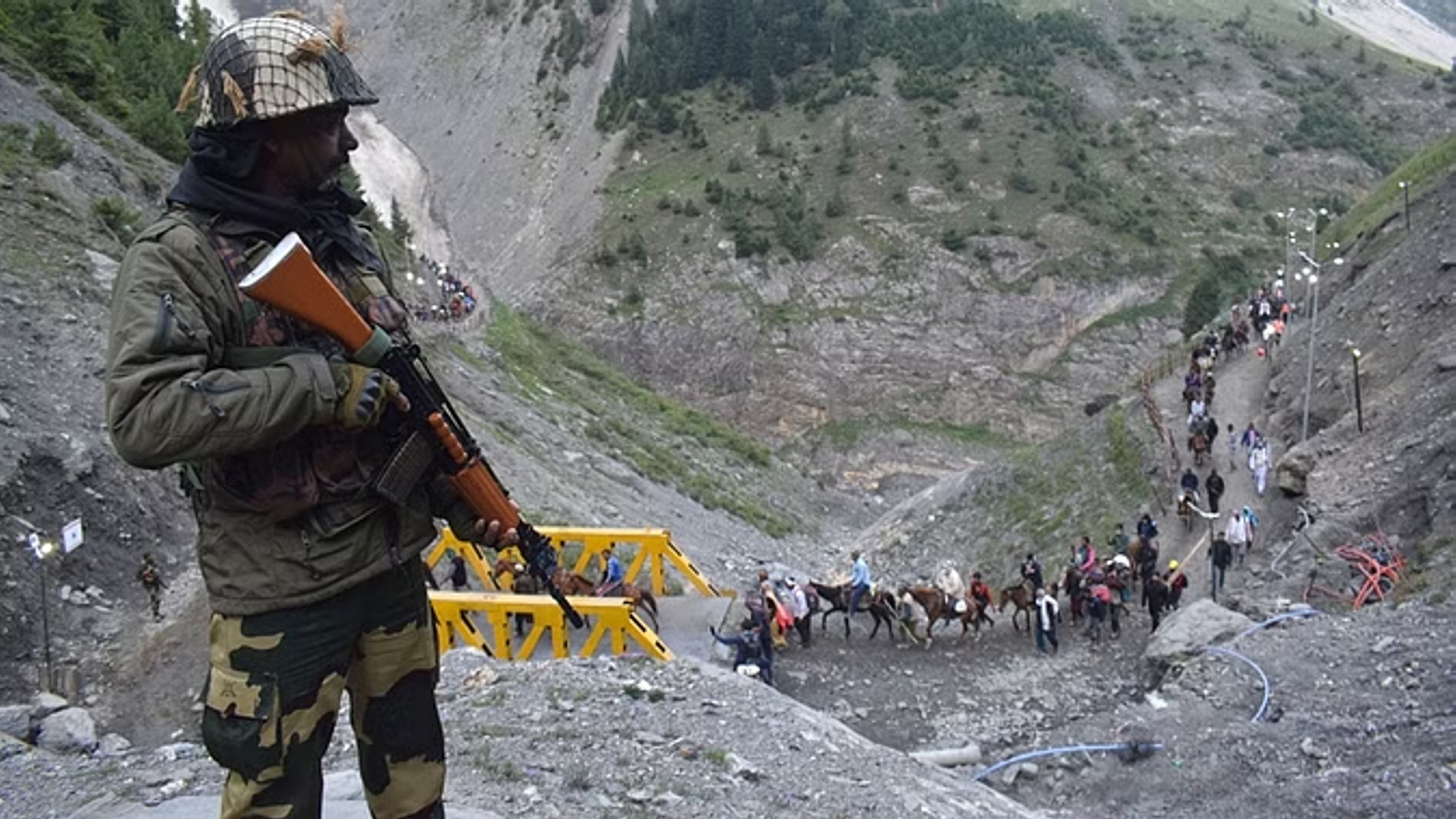 Amarnath Yatra : कश्मीर में हाईटेक उपकरणों के साथ कमांडो और स्नाइपर तैनात