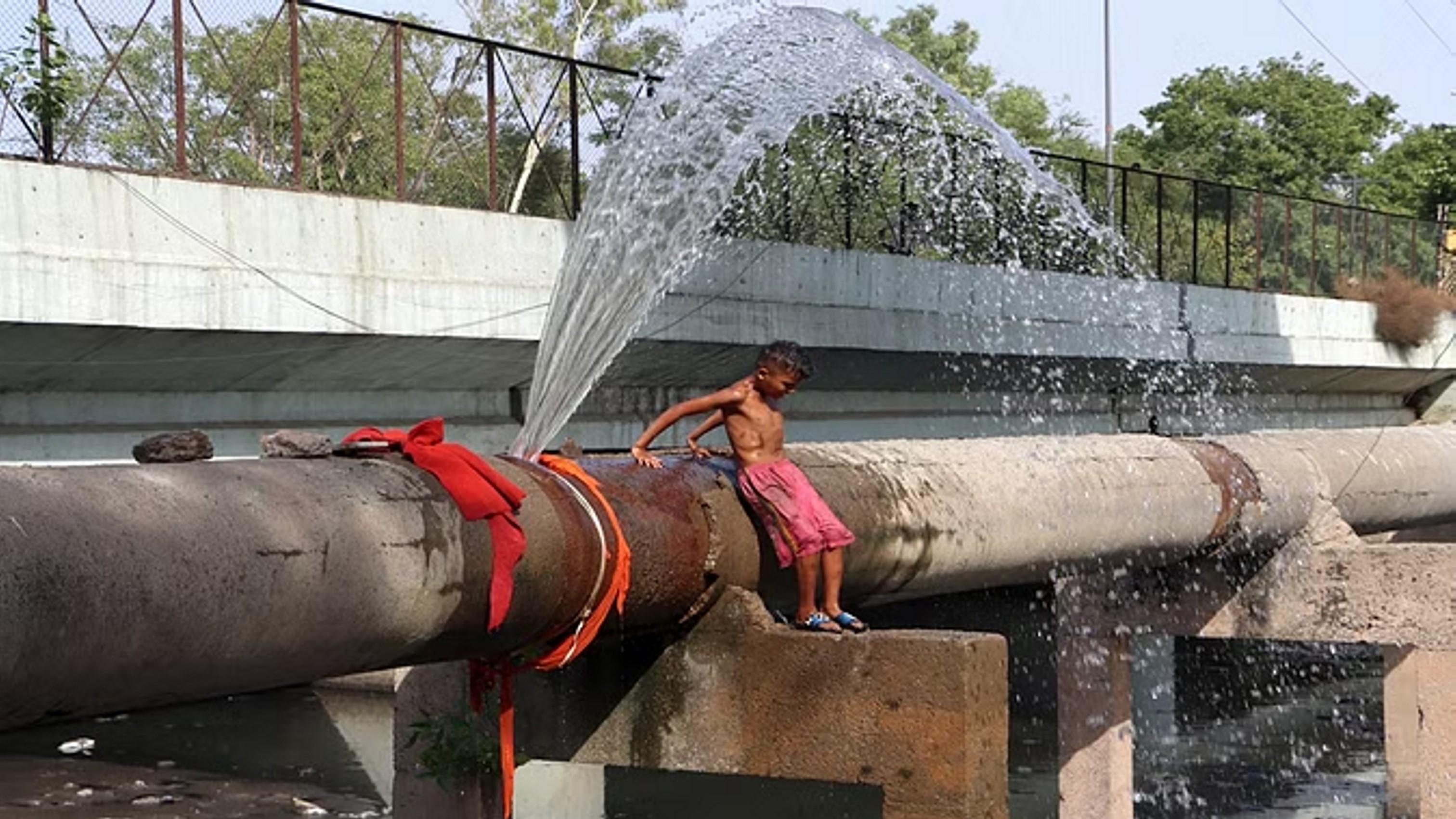 मांग-आपूर्ति ही नहीं, पानी का असमान वितरण भी दिल्ली में ढा रहा कहर