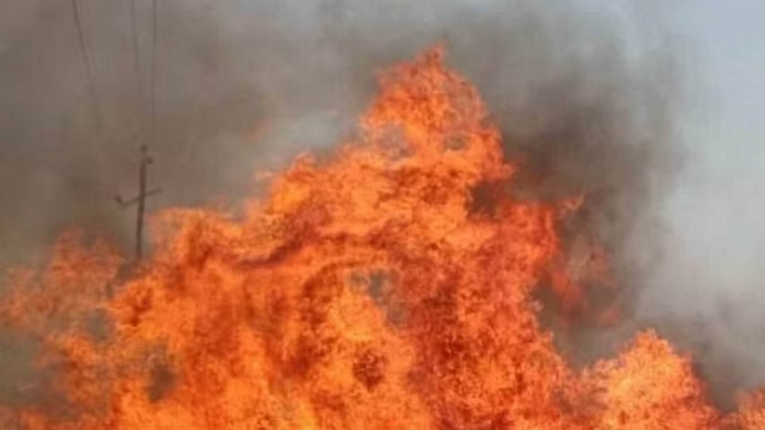 लॉजिक्स मॉल में लगी आग, पूरे इलाके में अफरातफरी