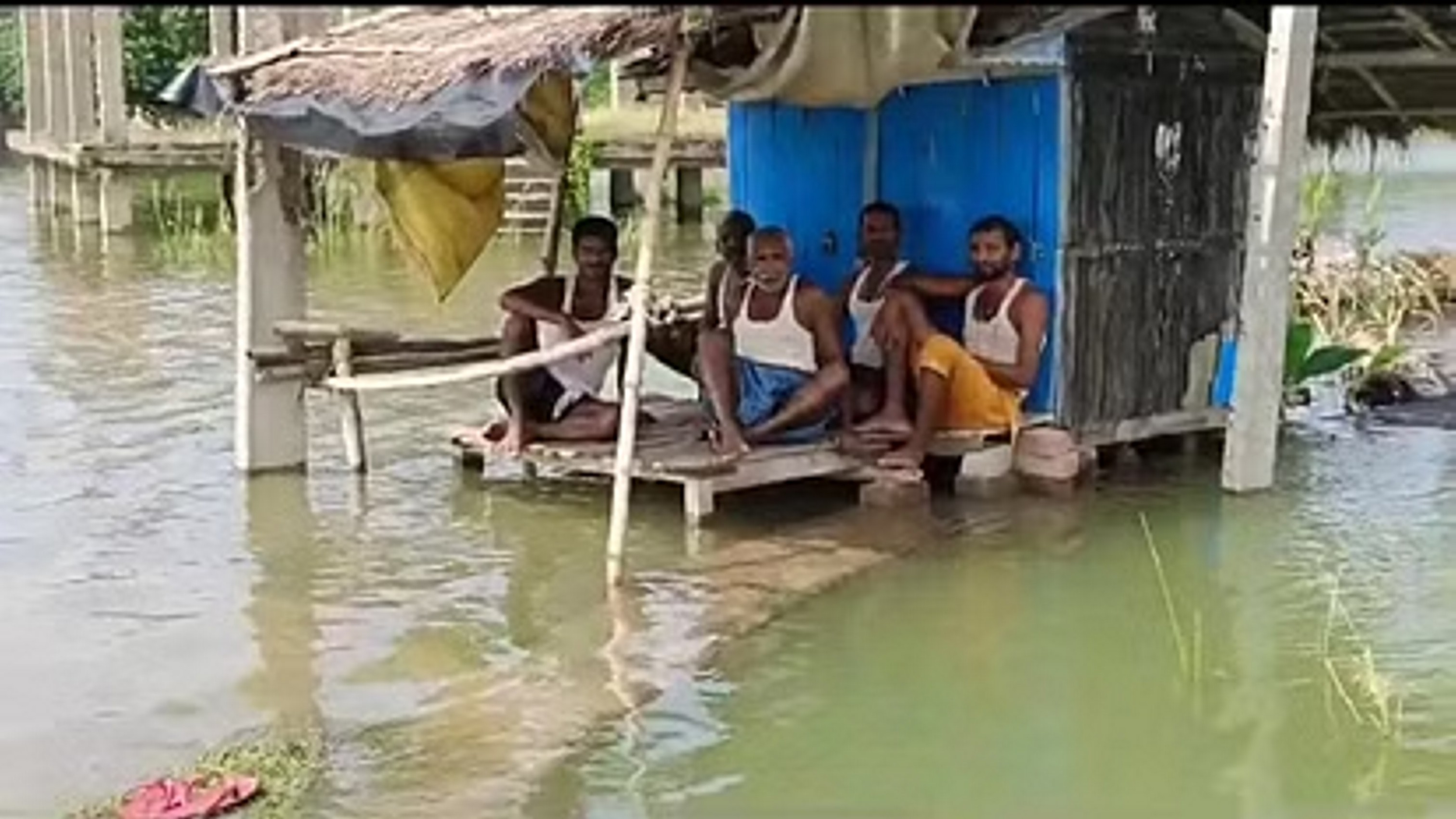 बक्सर, पटना, भागलपुर में उफान पर गंगा