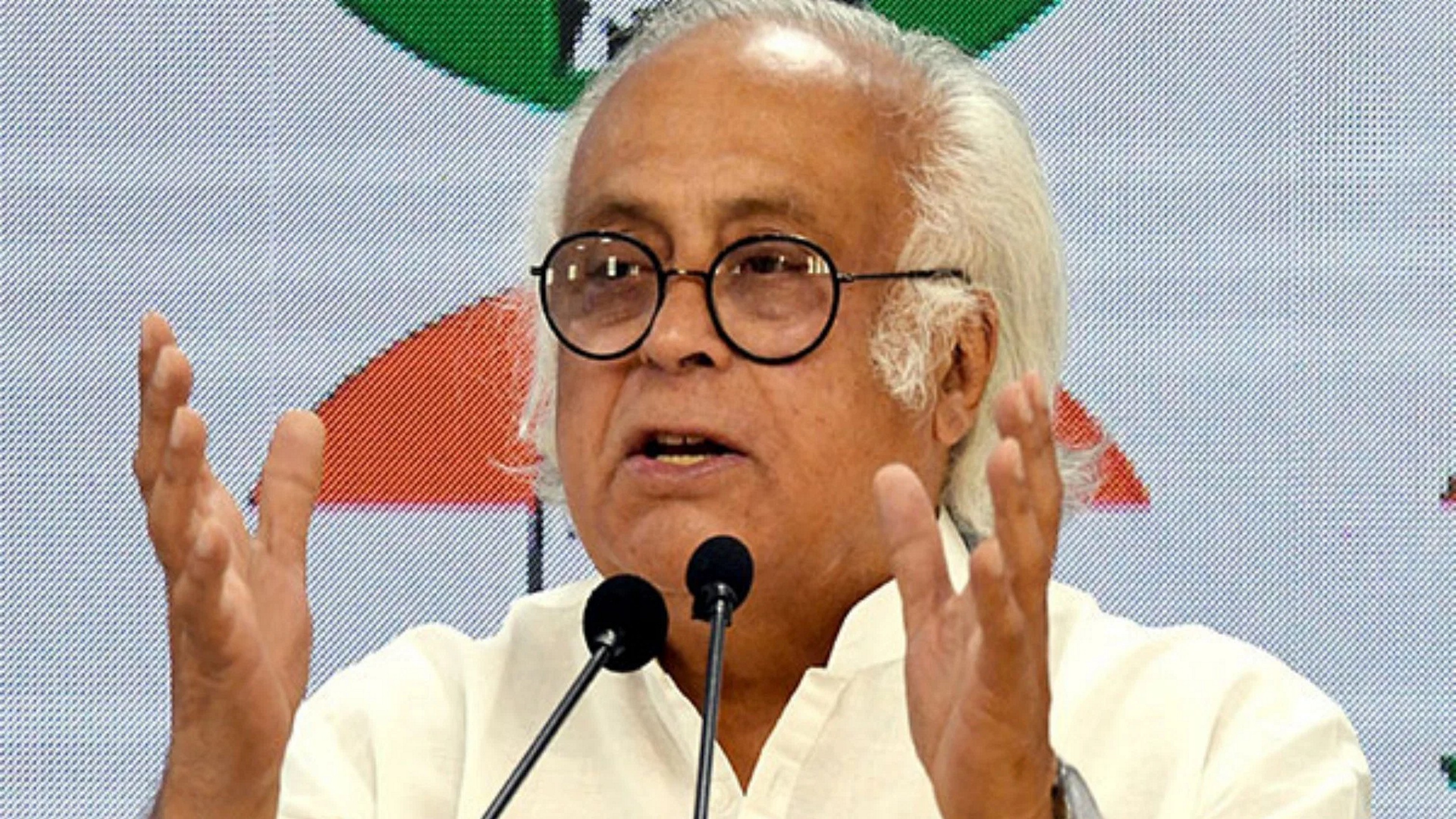 वित्त मंत्रालय की रिपोर्ट पर भड़की कांग्रेस