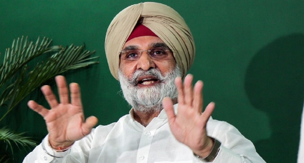 भलस्वा लैंडफिल पहुंचे एलजी, कचरा निपटान तेज करने के निर्देश