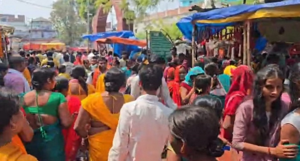 मघड़ा मंदिर में भगदड़, आठ की मौत