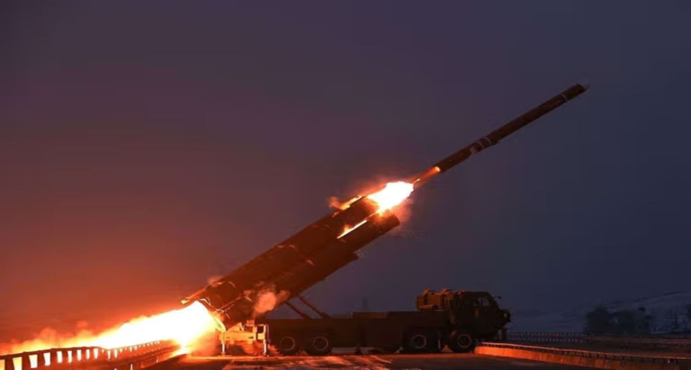 उत्तर कोरिया ने दागीं बैलिस्टिक मिसाइलें, हाई अलर्ट पर जापान