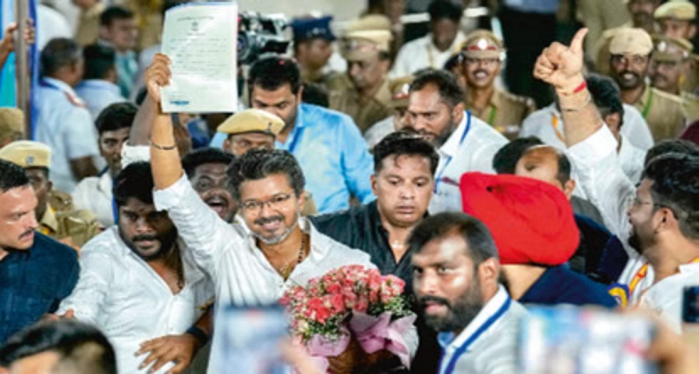 डेमोक्रेजी के बूते छठवीं बार फिल्म स्टार; द्रमुक-अन्नाद्रमुक समेत 35 पार्टियों को शिकस्त