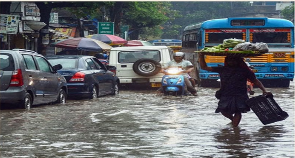कहीं भारी बारिश तो कहीं लू का अलर्ट, दिल्ली में छाएंगे बादल