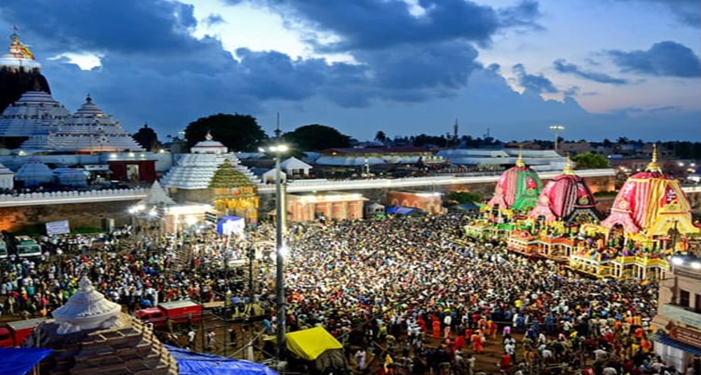 पुरी में रथ यात्रा आज से, भगवान जगन्नाथ भाई-बहनों के साथ भक्तों को देंगे दर्शन