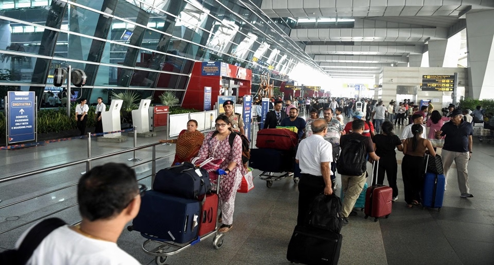 तीन चीनी नागरिक हिरासत में लिए गए, 19 लाख नकद लेकर जा रहे थे शंघाई