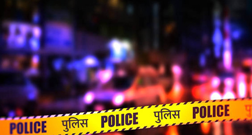 अवैध पिस्टल से गोली चलने से पुजारी की मौत