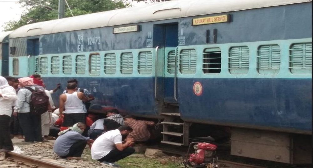 जम्मू-सियालदह एक्सप्रेस पर पथराव: इंजन का शीशा टूटा