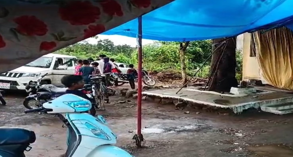 गणेश पंडाल में फैला करंट; चार की मौत, तीन घायल
