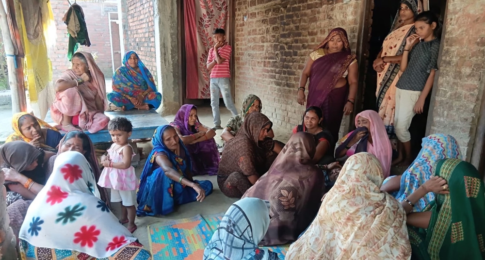 दुर्गा पूजा पंडाल में उतरा करंट, इकलौते बेटे की मौत; बचाने पहुंचे लोग भी चपेट में आए