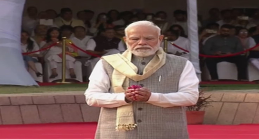 राजघाट पर बापू को किया नमन, राष्ट्रपति मुर्मू-पीएम मोदी समेत कई नेताओं ने दी श्रद्धांजलि