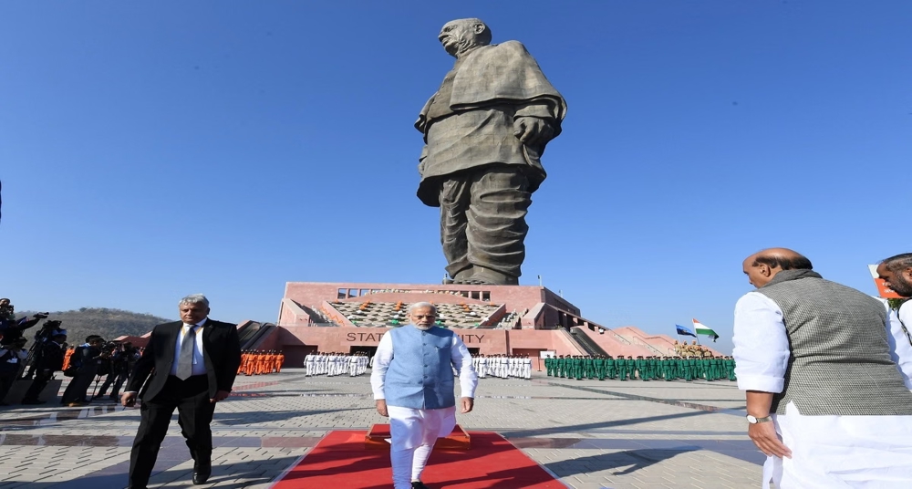 सरदार पटेल जयंती: पीएम पहुंचे स्टैच्यू ऑफ यूनिटी, लौहपुरुष को दी श्रद्धांजलि
